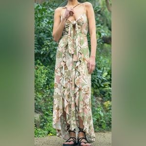 NWT Beautiful Tropical Print Tie-Front Dress